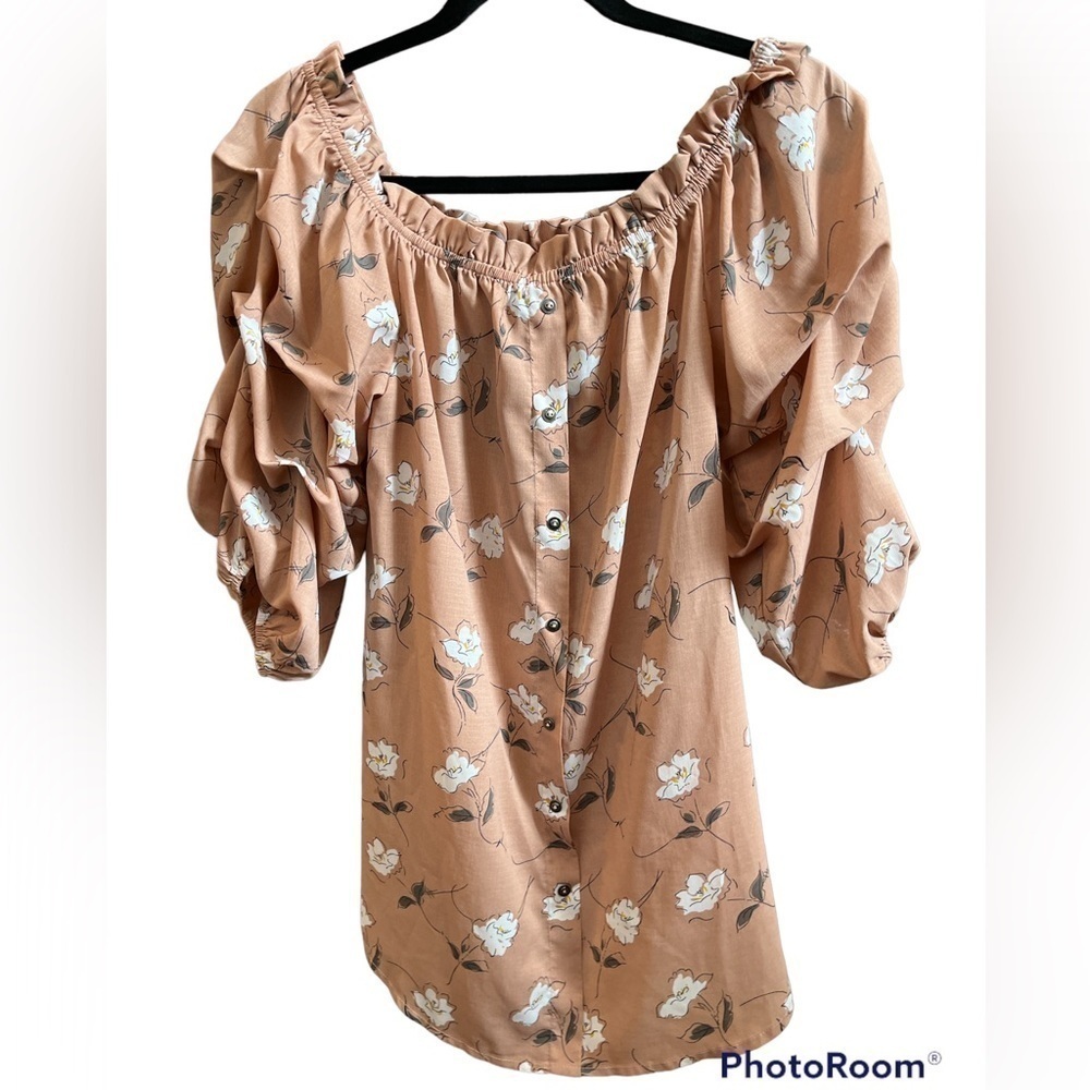 *Free Gift w/ Purchase* SB Suzanne Betro Floral Blouse Size: Small